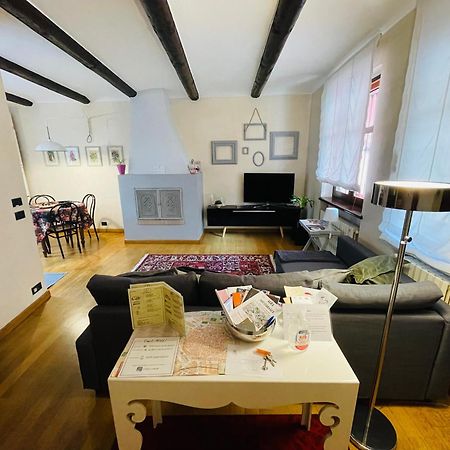 Casa Caroli, Charme E Comfort Nel Cuore Di Alba Eksteriør bilde