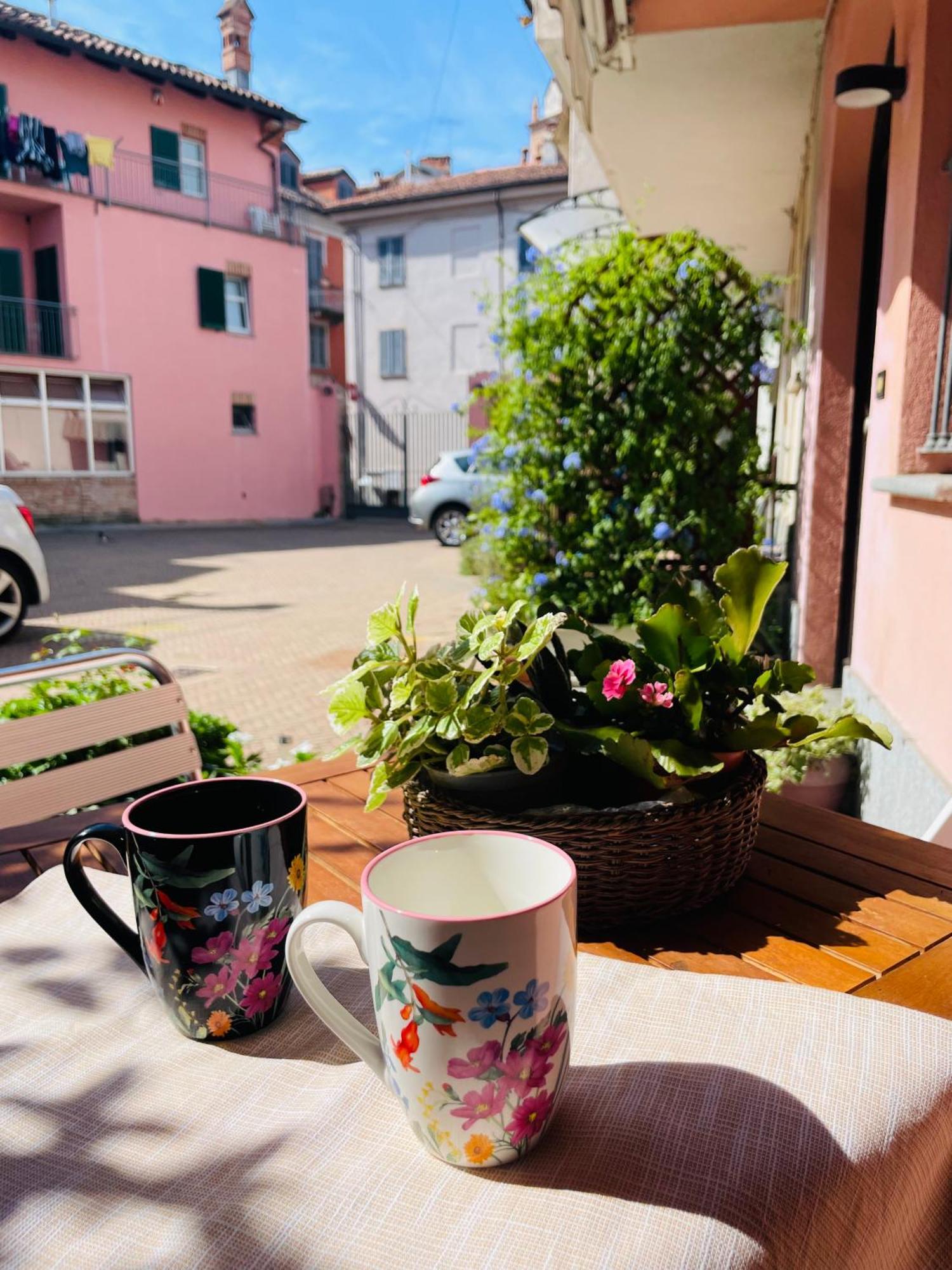 Casa Caroli, Charme E Comfort Nel Cuore Di Alba Eksteriør bilde